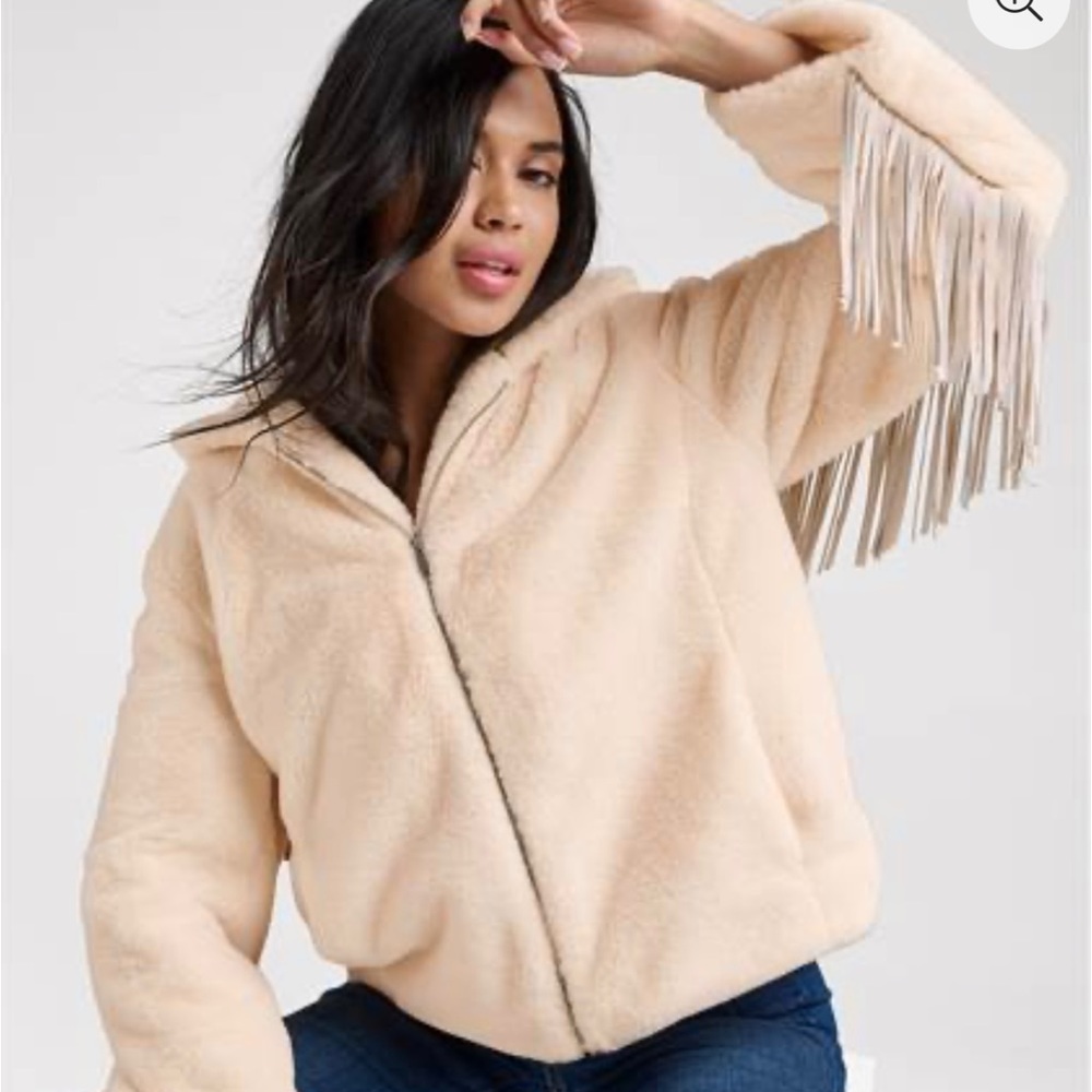NEW WITH TAGS VENUS FAUX-FUR BOMBER JACKET - Picture 4 of 5